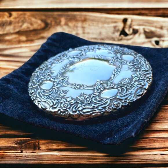 VINTAGE "L" Embossed Pocket Mirror 3 1/4" Round Ornate Victorian Style - Picture 4 of 8